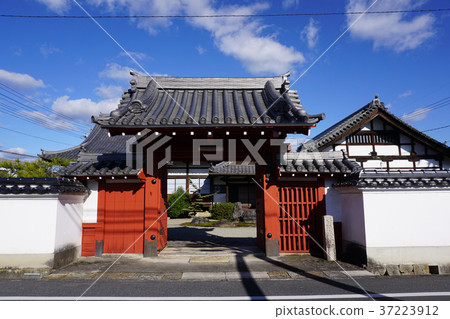 "Jikouji" (jukoji) built facing the old Izumo highway that runs west to west of the castle town Tsuyama 37223912