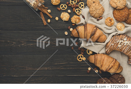 Bakery background with copy space on rustic wood 37226030