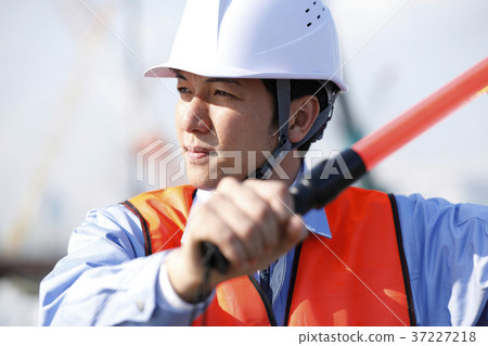 Young Male Civil Engineer Security Guard Guard Man Traffic Guidance Gatten Worker 37227218