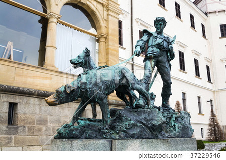 Dog handler statue at czech Konopiste castle Dog handler statue at czech Konopiste castle 37229546