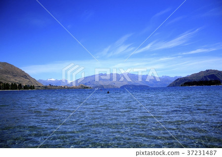 Lake Wanaka (New Zealand) Lake Wanaka (New Zealand) 37231487