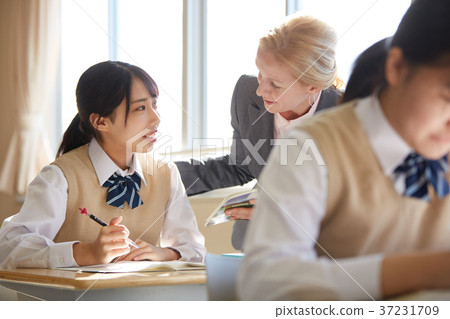 初中生英語課程英語教師高中生中,高中生 初中生英語課程英語教師高中生中,高中生 37231709