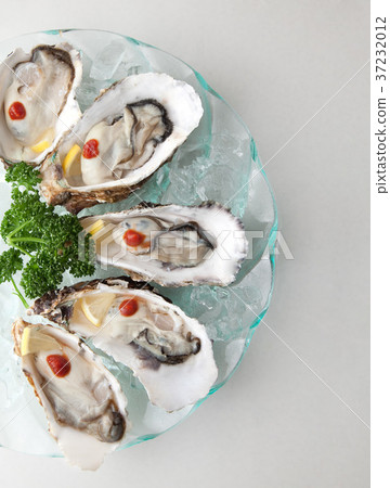 Raw oyster cocktail sauce Raw oyster cocktail sauce 37232012