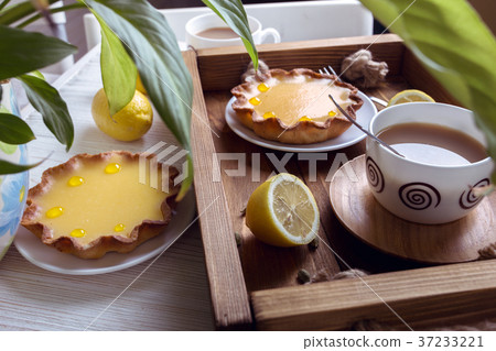 lemon tarts and coffee 37233221