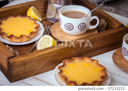 lemon tarts and coffee 37233222