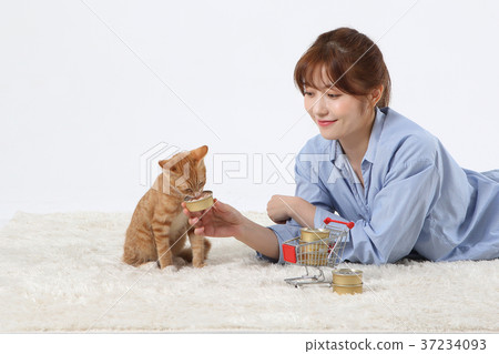 RF photo - woman single life with a companion pets  331 37234093