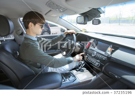 a driver 103 a driver 103 37235196