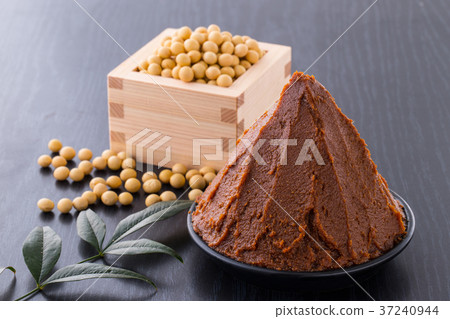 Red miso 37240944