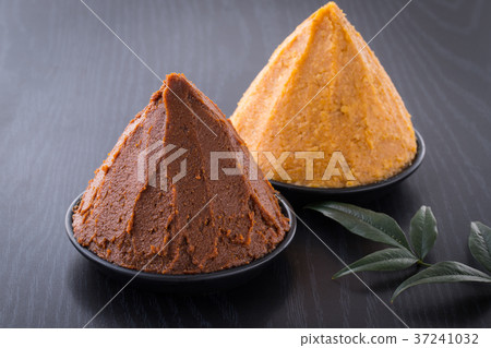 Red miso and white miso Red miso and white miso 37241032