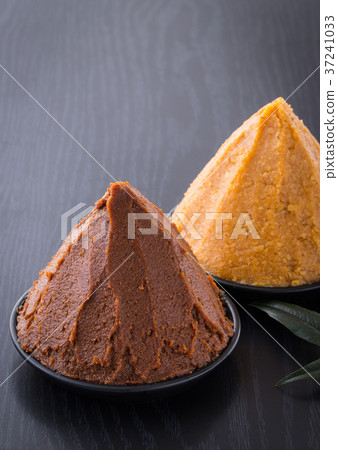 Red miso and white miso Red miso and white miso 37241033