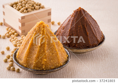 White and red miso 37241803