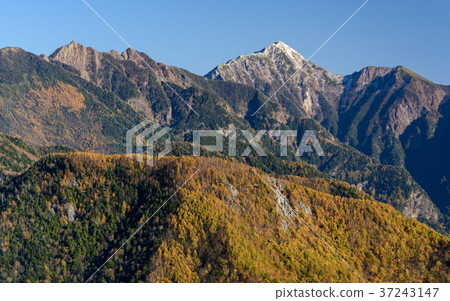 在秋天的東Komagatake 37243147