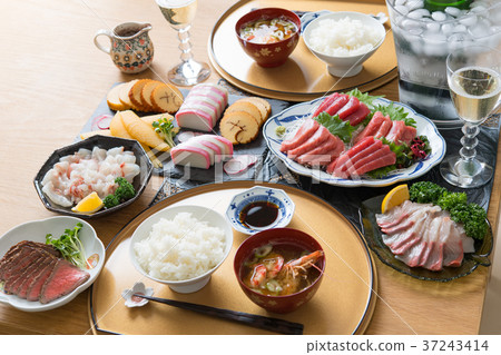 New Year's meal 37243414