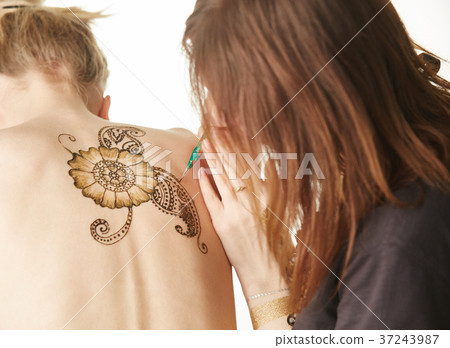 Best Mehndi Designs For Different Occasions: Tattoo Mehndi