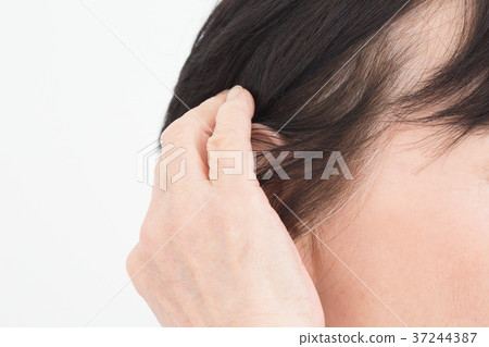 Senior hair care 37244387