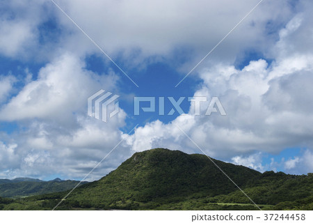View of Onotake from Tamadorizaki Observatory (Ishigakijima Island) 37244458