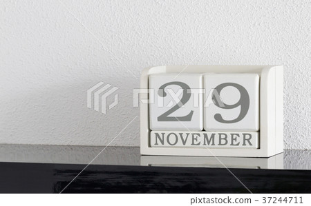 White block calendar 37244711