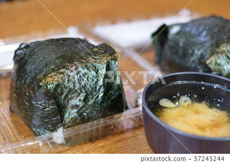 Niigata famous bomb rice ball Niigata famous bomb rice ball 37245244