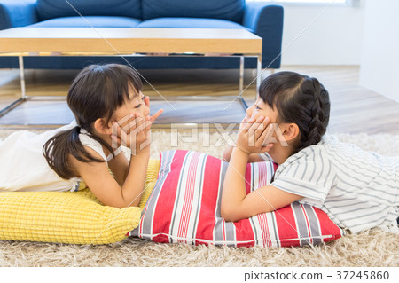 Elementary school portrait Elementary school portrait 37245860