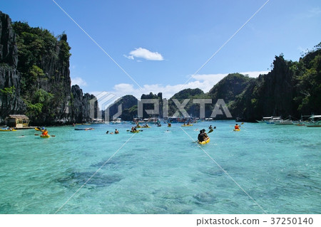 Sea of the tropics 37250140