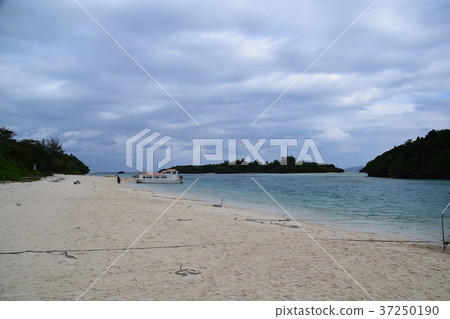Kawahira bay in winter 37250190