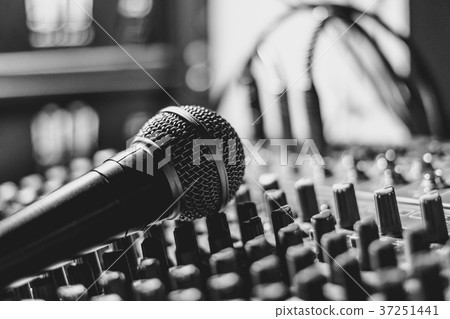 the microphone lies on the mixer 37251441