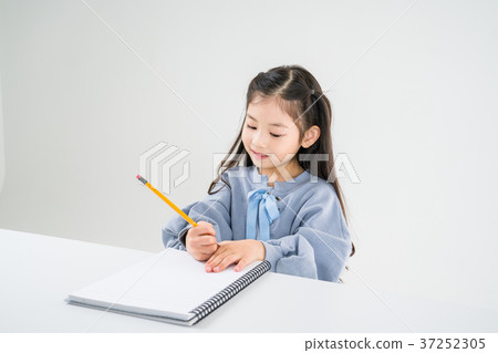 My child studying 37252305