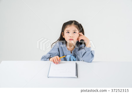 我的孩子在讀 我的孩子在讀 37252315