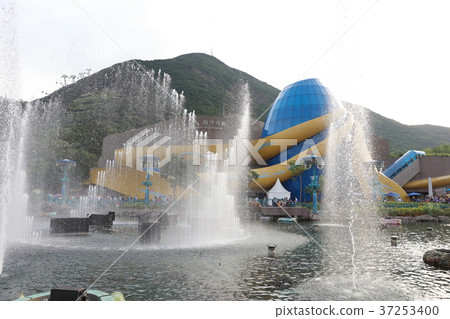 animal theme park and amusement park, situated  hk 37253400