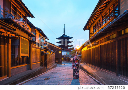 Asian woman wearing japanese traditional kimono Asian woman wearing japanese traditional kimono 37253620