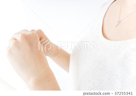 做手部護理的女人 37255341