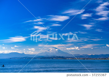 《神奈川縣》俯瞰富士山的湘南海岸風景 《神奈川縣》俯瞰富士山的湘南海岸風景 37255367