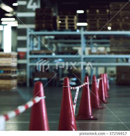 Warehouse  37256917