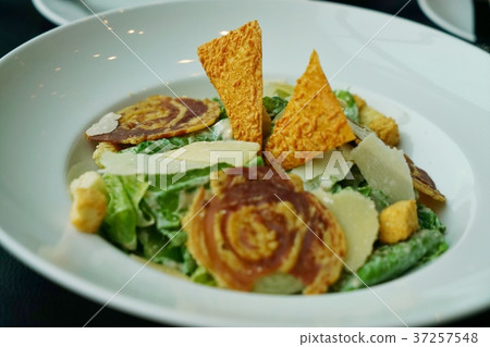 Caesar Salad 37257548