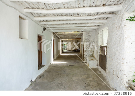 Deep narrow corridor in Capileira 37258916