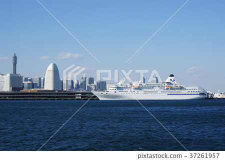 Yokohama Minato-ku Bridge 37261957