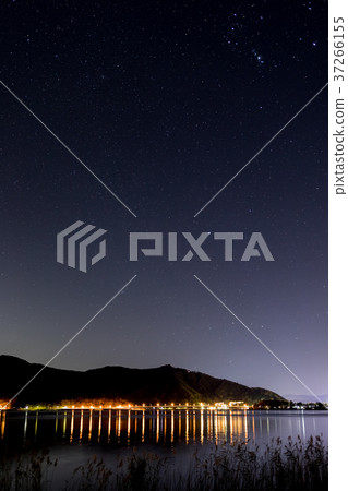 Kawaguchi湖Ohashi夜視圖滿天星斗的天空 37266155