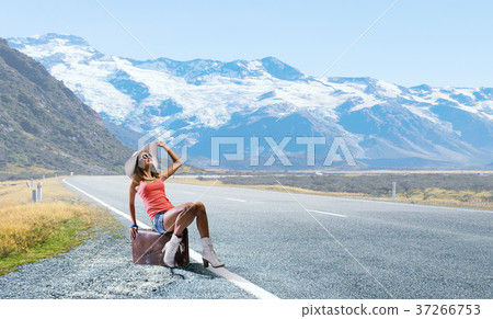 Pretty brunette retro hitchhiker Pretty brunette retro hitchhiker 37266753