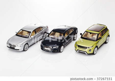 Car, model 37267331