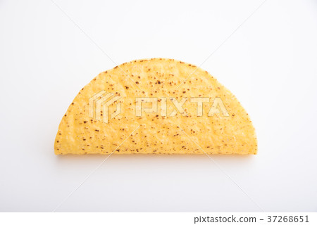 isolated tacos hard shell 37268651