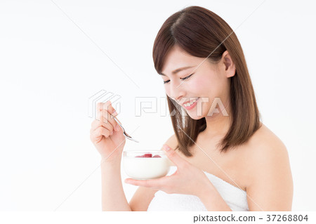 年輕女子(酸奶) 年輕女子(酸奶) 37268804