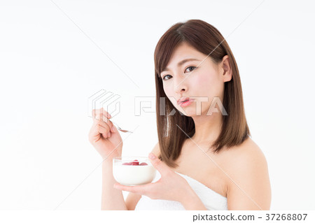 Young woman (yoghurt) Young woman (yoghurt) 37268807