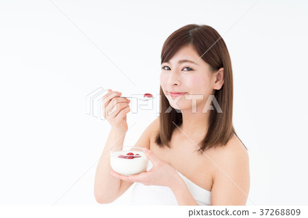 Young woman (yoghurt) Young woman (yoghurt) 37268809