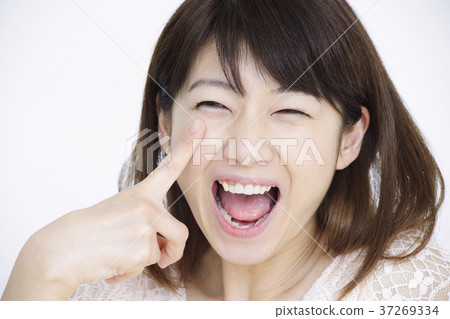 年輕的女士的肖像 37269334