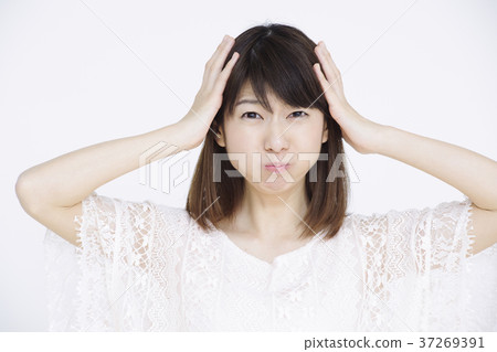 年輕的女士的肖像 37269391