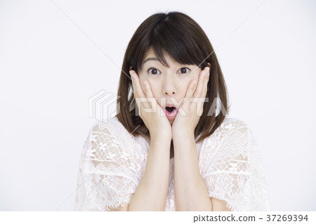 年輕的女士的肖像 37269394