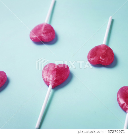 Valentine's day heart shape lollipop candy Valentine's day heart shape lollipop candy 37270971