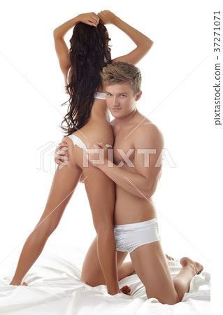 Playful man undresses slim tanned girl 37271071