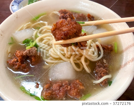 排骨酥麵 37272176