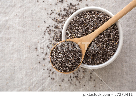 Chia seeds background 37273411
